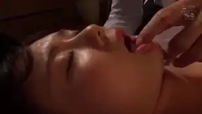 犯された新任女教師 恋人の目の前で生徒に犯されたわたし 坂道みる