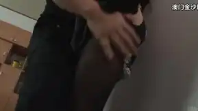 在上班前田香织的铁杆性亚洲口交