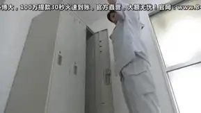 便所で闷える清楚な扫除妇