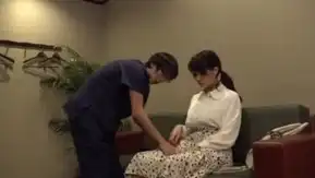 Icup爆乳公務員が絶対にヤレる媚○オイルエステでエンドレス絶頂！興奮剤の入ったオイルでぬるてか施術され急性発情！生チ●ポで膣奧を掻き回されたくてたまらなくなりゴム無しSEX懇願！