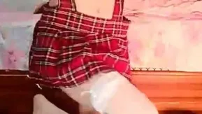 アンカーは金持ちから贈り物をもらうために一生懸命働いています。mkv1