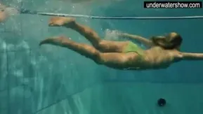 AndreaandMonicaHotTeensinth