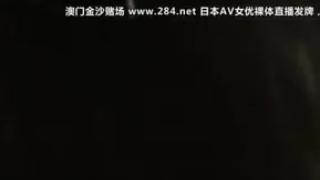 【國產高清】喜歡硬雞雞的美女不停舔直到硬的像棒槌一樣才讓操