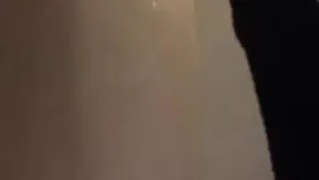 商城厕拍大长腿的长发美女
