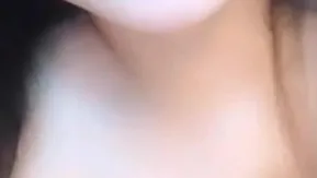 手机直播风骚的熟女姐姐露脸炮击紫薇多道具抽插骚逼高潮不止表情淫荡销魂