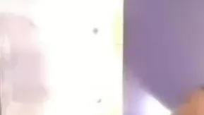 El hermano Tanhua concertó una cita con una chica guapa y esbelta para tener sexo