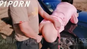 荒野中的一匹狼~小护士误上贼船~被载去荒郊野外无套硬上~