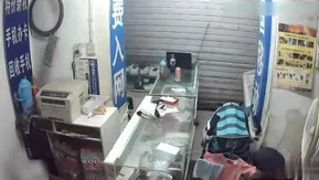 この街はとても暑いでしょうね〜みんな家では服を着ていません、いろんなおばあちゃんが一度にそれをくれますよ〜!!