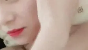 甜美女友性慾一来~相机开着啪啪啪~水嫩逼逼也没闲着啪啪啪!!
