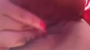 20岁美女自拍给你们看