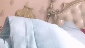 气质小姐姐  乾爹徵选大会上线啰  我的iPhone 包包 鞋子全靠你们啦
