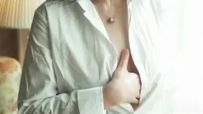 网红刘钰儿脱下性感红肚兜劲爆视频!