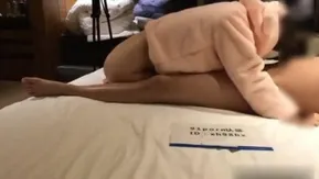 大学学妹穿可爱睡衣 美乳翘臀猛肏到她昏头~