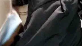 ライブ配信者として、誰もが平等に扱われます。良い模倣者ではない少数のフーリガンは無視してください%%。
