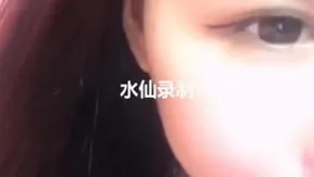 [啪啪啪研习所!]MT视讯馒头妹自慰秀 也抠着自己的小馒头穴 4