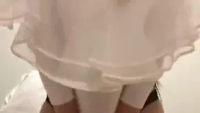 本土可爱正妹听小贾的歌自拍 那屁股曲线和光滑肌肤都叫人硬到不行