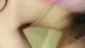 花大钱总算搞到一个嫩模！一直狂深插让她爽到喷水：身材超级极品