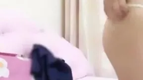 妹は細いのにハメると超迫力！コンドームが外れてまたおかわり！