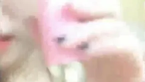 [精选直播!] 谁叫自己那么骚， 无毛女主播失禁又被中出还骂人坏蛋