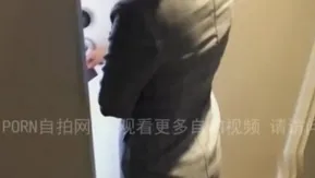 从后面抽插女僕妹高潮至顶!