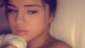 [欧美] Selena Gomez自拍流出!!清纯妹妹也有情慾的一面!!