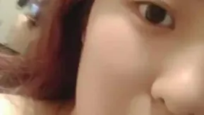 清纯正妹浴室直播~毫不吝啬展露白皙身材~掰掰粉嫩逼逼给乾爹们鉴定鉴定~