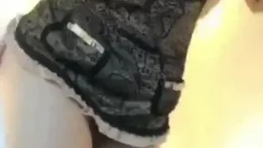 自撮りして踊るかわいい鹿たち～ (3) 前かがみ、前かがみ、前かがみ～ おっぱいがこぼれ落ちそう！