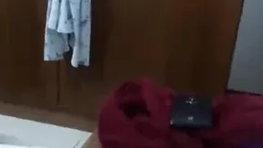 即使老夫老妻还是要有点火花~老婆提议自拍来个会后检讨!!老公奋力一啪!!