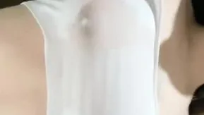 颜值不错苗条身材网红妹子自摸诱惑 浴室洗澡掰开逼逼近距离特写非常诱人 很是诱惑喜欢不要错过