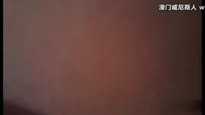 贫乳妹子与我相约在摩铁打炮"