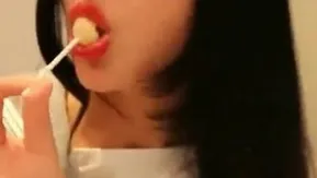 网络红人国模严佳丽超大尺度私拍 被摄影师摸骚穴自慰还呻吟诱惑