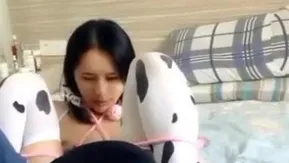 SM bondage, show de sexo entre dois parceiros sexuais, dedilhado do primeiro dedo, sexo oral, estilo cachorrinho na cama, mulher por cima, fodendo em várias posições, muito excitante