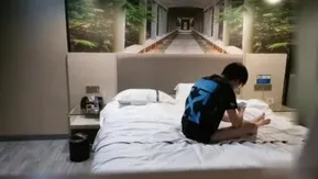 眼镜小哥旅店啪啪啪~肉棒与鲍鲍都被拍下来了!!