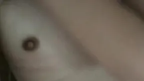 清纯小嫩妹欠钱不还只好裸债裸还~自拍淫片给债主当抵押品~\r\n