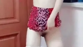 极品爆乳性感辣妹妖儿挑逗跳艳舞