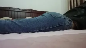 就让你慢点射了!还没爽够就射在人家小穴里