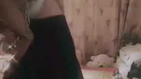 对白淫荡网红美美精彩演绎公公提前回家带着铁链和媳妇玩SM啪啪 再用力来两下射里面