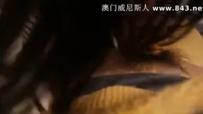 害羞的邻家乖乖女小妹没经验需要慢慢调教插入时一直说痛最后射在脸上