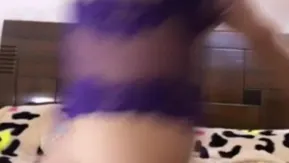 风骚大奶美女主播 网吧勾引一个陌生人回家操逼