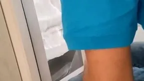 冰箱维修员被红肚兜小姐姐勾搭，修冰箱最后变修干~