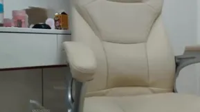 情欲主播在线裸聊~巨乳全程露出视频让你享受最酥麻的飨宴