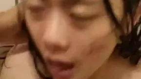 ピンク色の彼女とのセックスのルーチン。彼女はチンポを食べるのが大好きです。彼女は素晴らしい体をしていて美しいです。