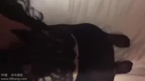 极品少妇吃鸡合集，口活太爽了，舔得整根鸡巴都酥上天了，男炮友忍不住发出低吟声！