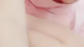 骚逼粉嫩声音甜美却骚到不行一直想被干