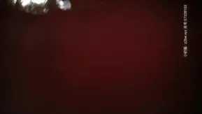 下午连续搞了两个小卖部老板娘，给昨天搞过的老板娘舔逼问他香不香