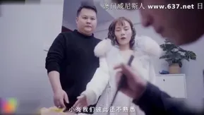 [原创国产] 发生儿子玩弄充气娃娃，继母亲自上阵