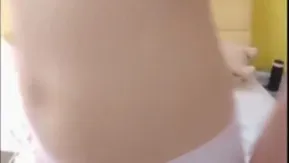 骚气逼人的美女主播直播露脸露奶 这对奶子看着很可口