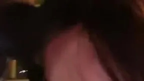 Linda gostosa, bebê adora comer frango, fica com homem e faz sexo, bebê adora comer frango (2)