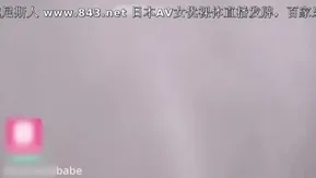 癡女护士上班看片忍不住了医生掏出肉棒让她吸