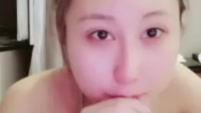 丸子头高颜值长相甜美妹子自慰秀 跳蛋塞入逼逼震动近距离特写呻吟娇喘 很是诱惑喜欢不要错过